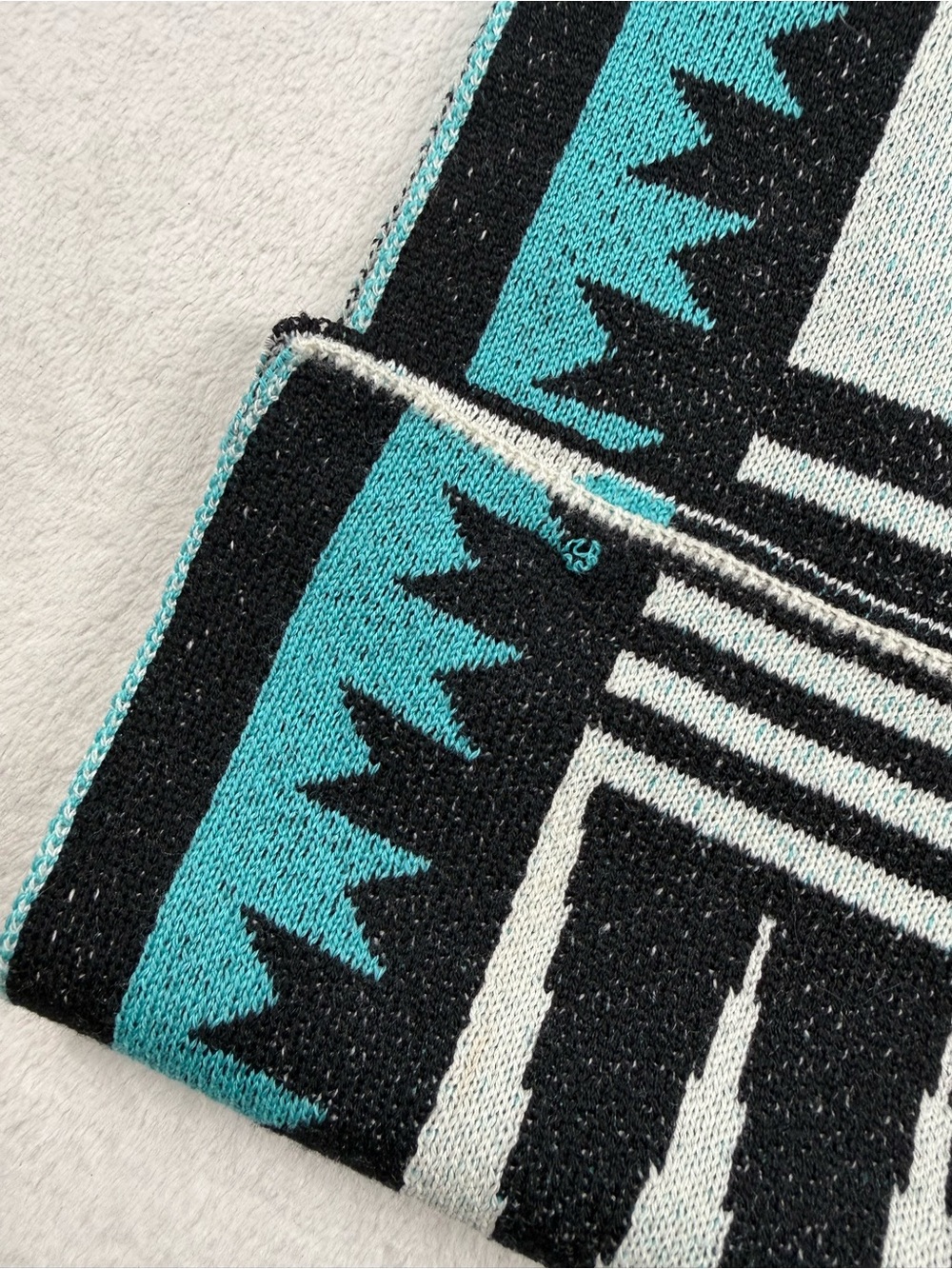 Eighth Generation Tribute 100% Merino Wool Scarf
Geometric Wrap One Size - Picture 6 of 8